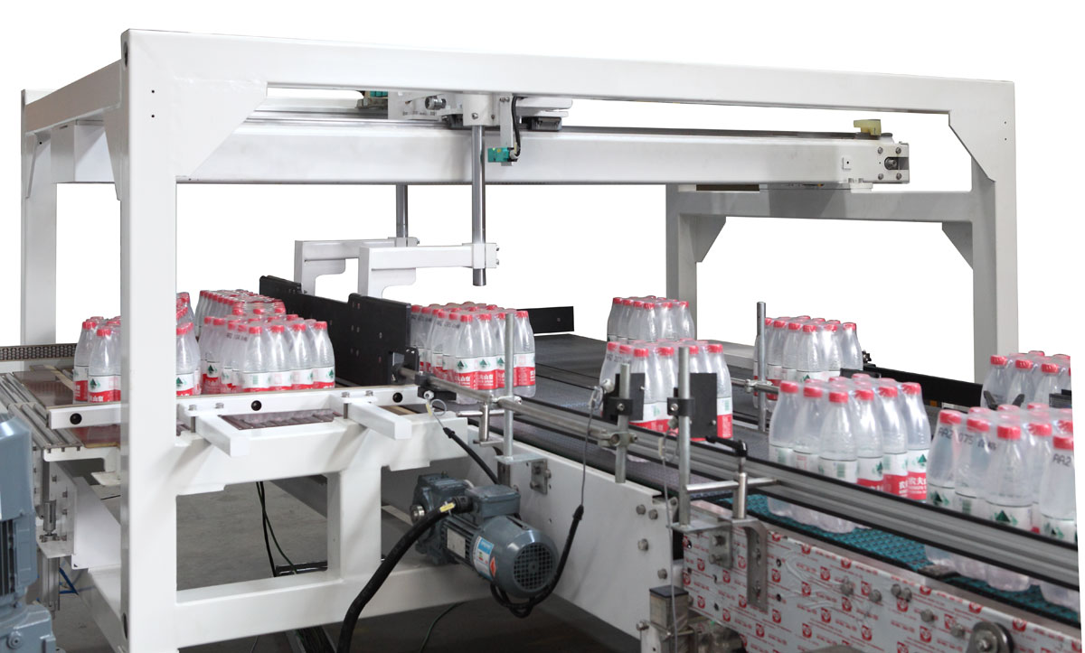 傳統(tǒng)碼垛機(jī)