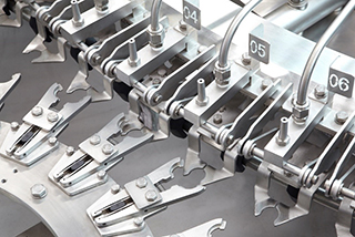 達(dá)意隆液體自動灌裝機助您實現(xiàn)高效生產(chǎn)